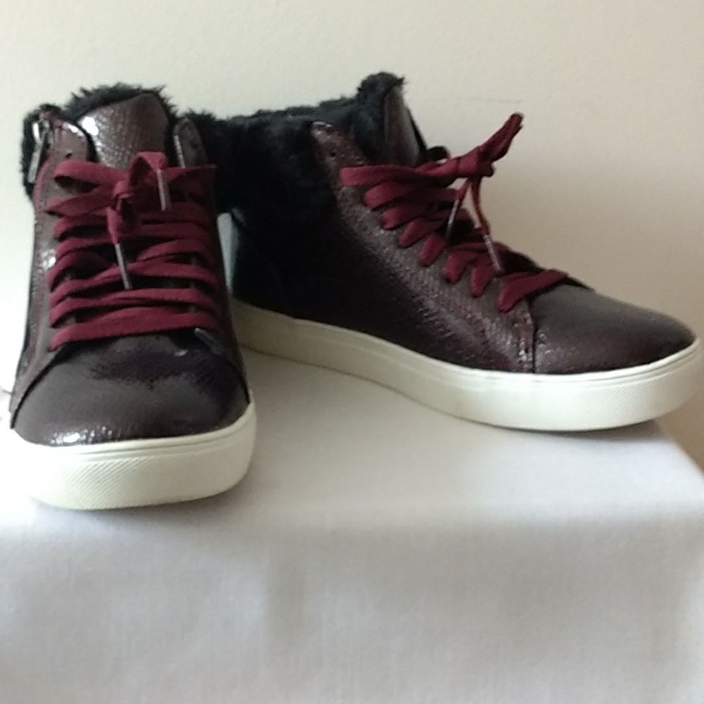 BRASH ELLE Cozy Sneakers Size 9 1/2